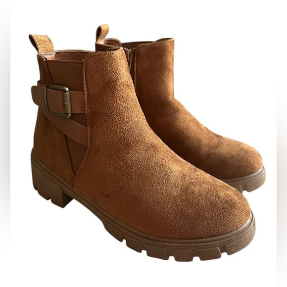 Wanted Women's Cinder Lug Sole Microfiber Ankle Boots. Sizes 8.5. EUC. Tan/Brown - Picture 1 of 8